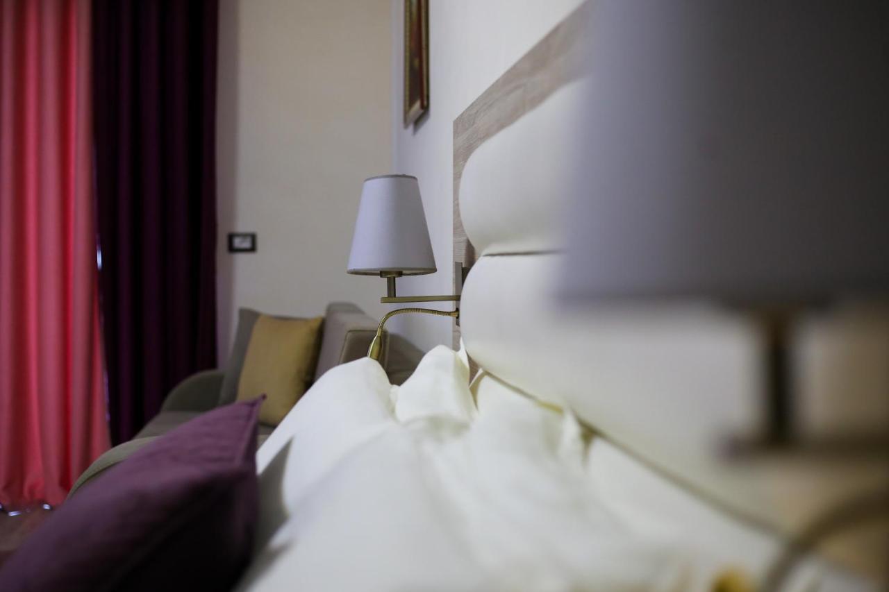 Hotel Vd Roleks Vlorë 객실 사진