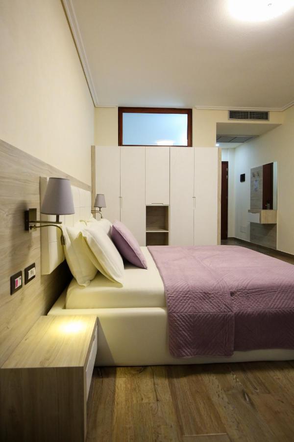 Hotel Vd Roleks Vlorë 객실 사진