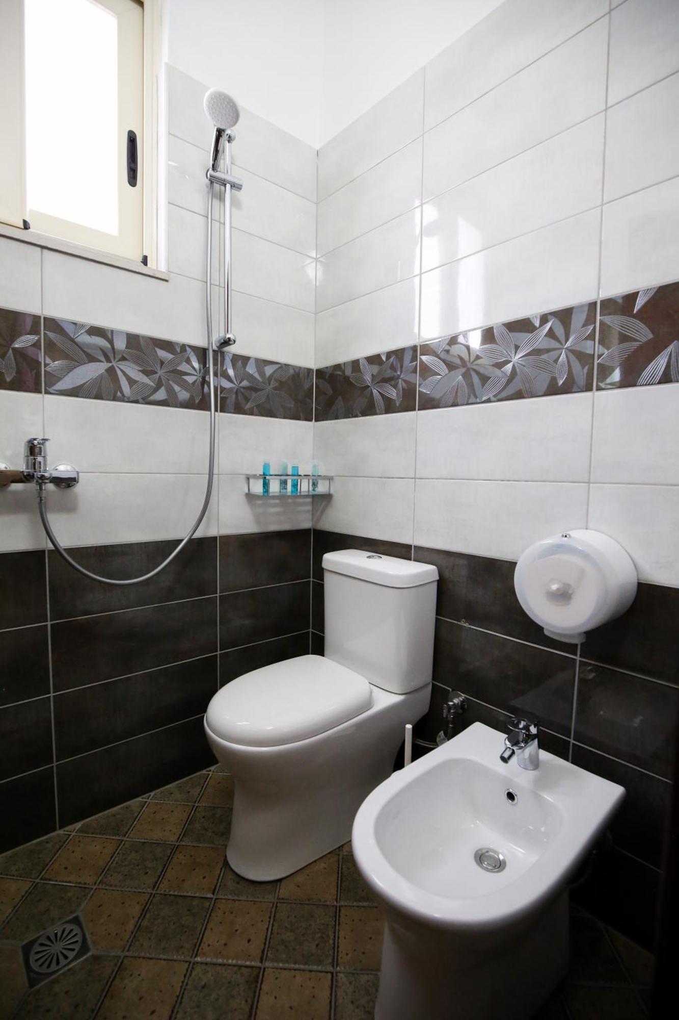 Hotel Vd Roleks Vlorë 외부 사진