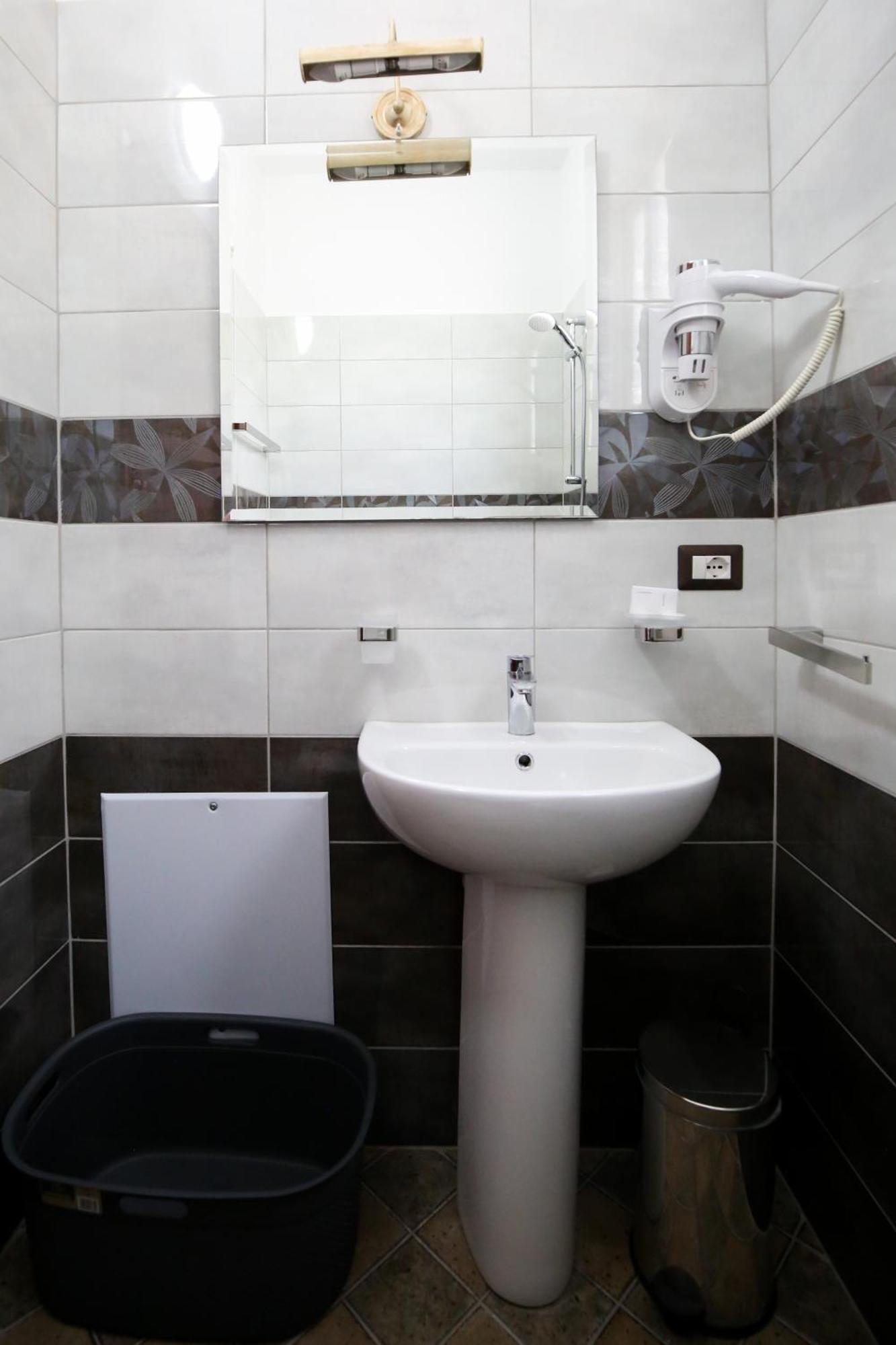 Hotel Vd Roleks Vlorë 외부 사진